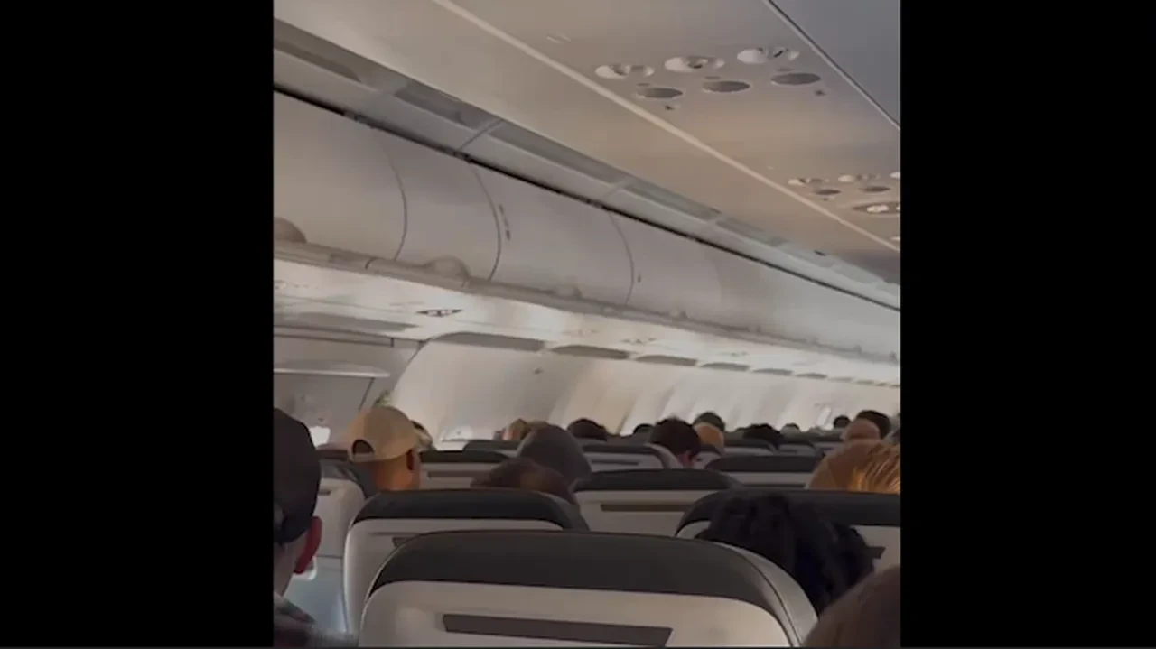 Uçak tuvaletindeki 3 kelimelik not herkesi endişeye sürükledi: Acil iniş yapıldı