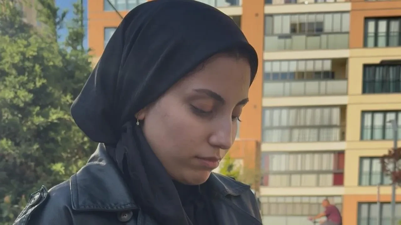 Üniversite öğrencisinin başörtüsü hocasına dert oldu: Temizlikçiye benziyorsun, açılmana yardımcı olabilirim