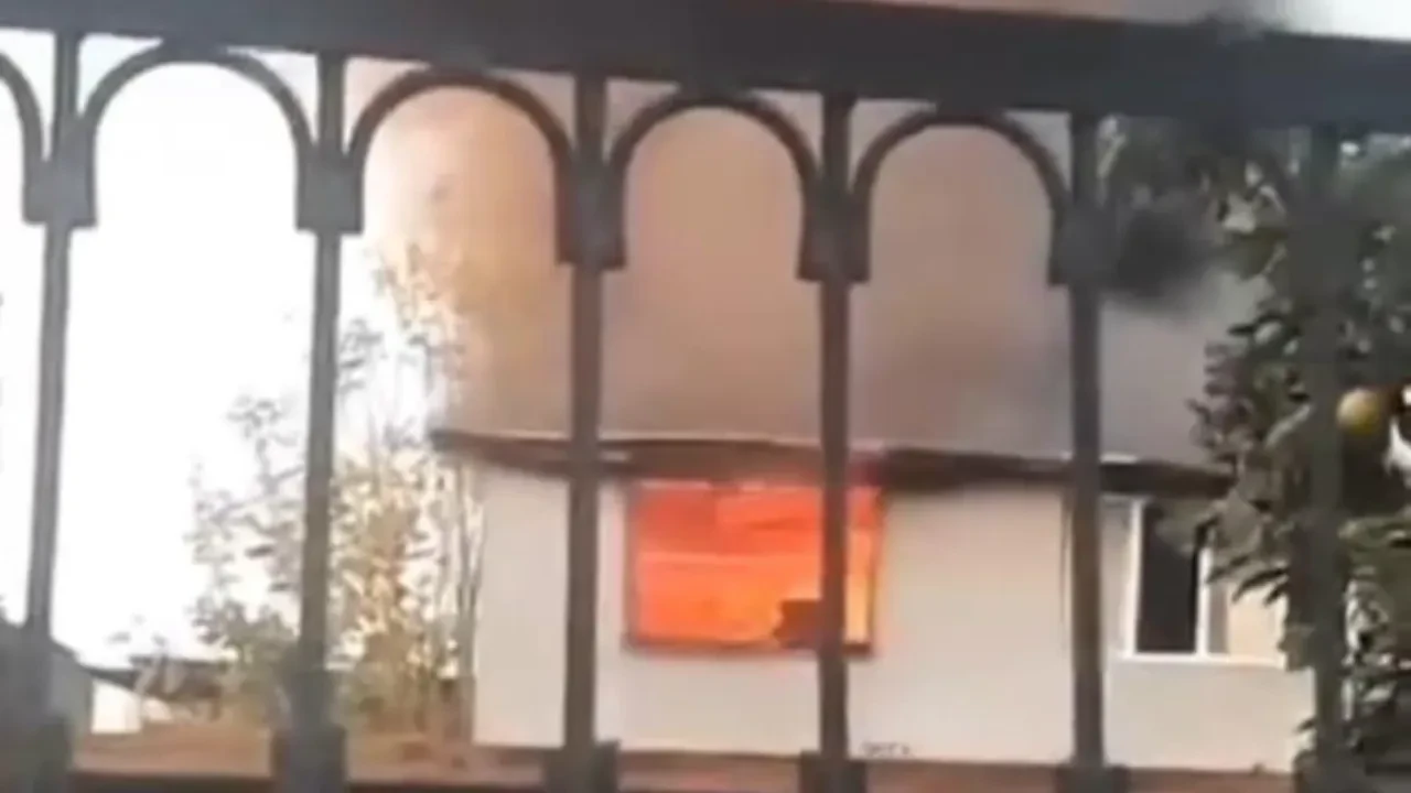 Adana'da tekstil atölyesinde yangın paniği!