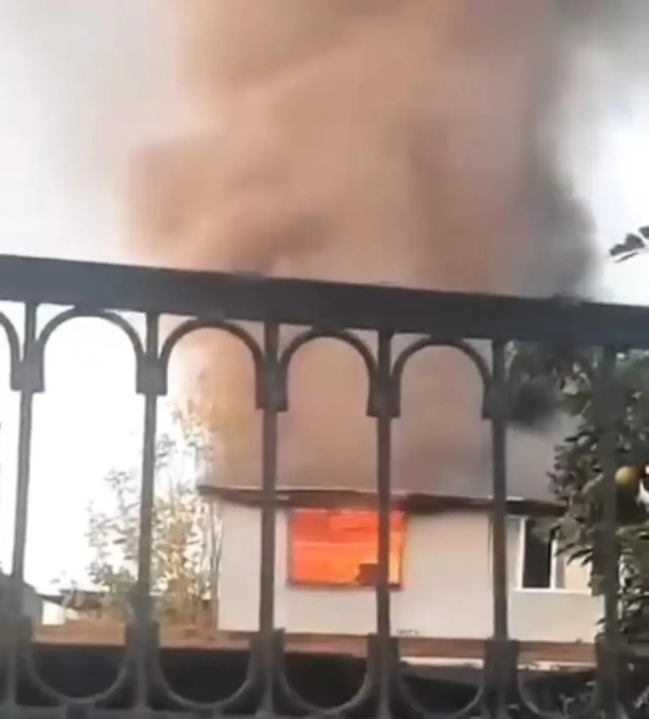 Adana'da tekstil atölyesinde yangın paniği!