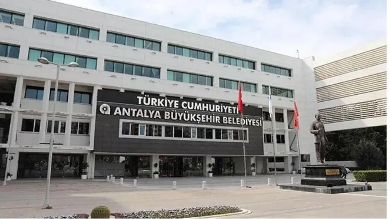 Antalya Büyükşehir Belediyesi'ne rüşvet soruşturması: 7 gözaltı