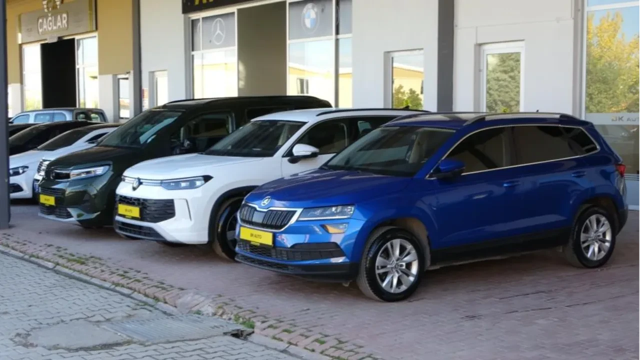 Araç almak isteyenler için tam zamanı! Fiyatlar 200 bin TL geriledi 