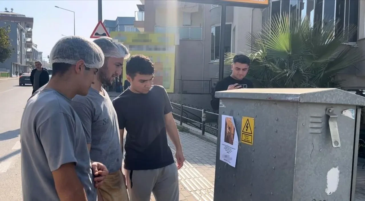 Bursalılar şoke oldu! Skandal afişleri görenler gözlerine inanamadı