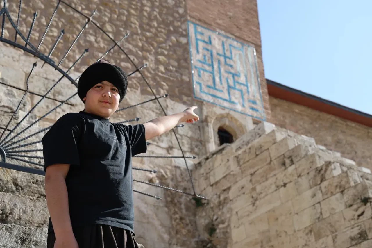 Devlet Bahçeli'nin taktığı rozet ve yüzükteki dikkat çeken mesaj! Akıllara o il geldi