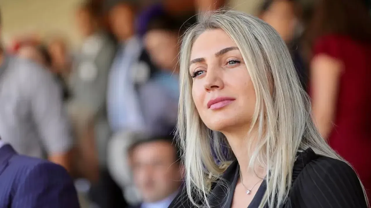 Ekrem İmamoğlu'nun babası ve oğlu ifade vermek için emniyete geldi