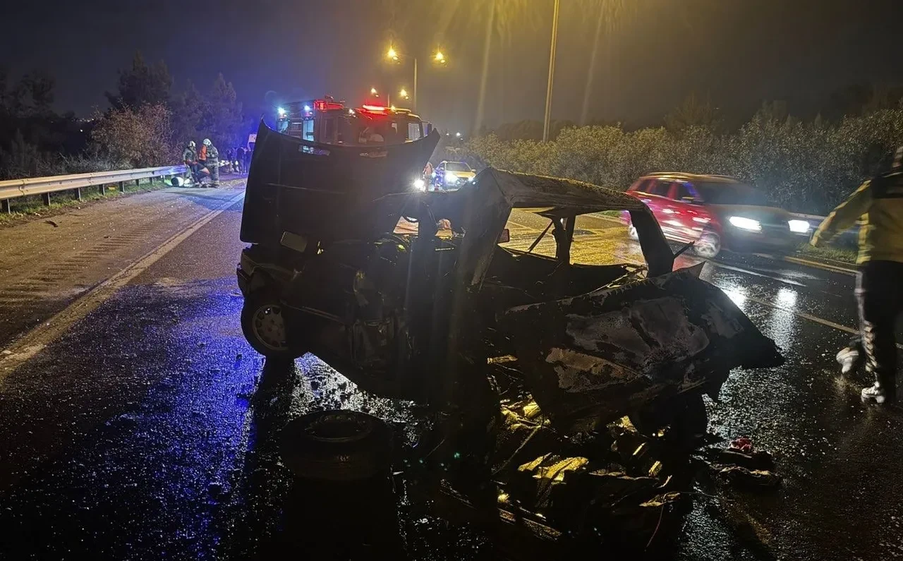 İzmir'de otomobiller çarpıştı: 7 kişi yaralı