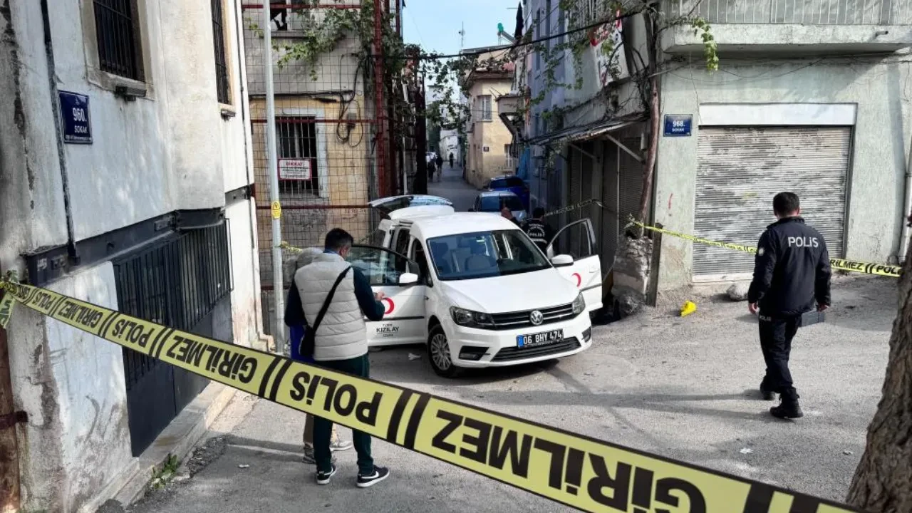 Kızılay personeline sokak ortasında silahlı saldırı!