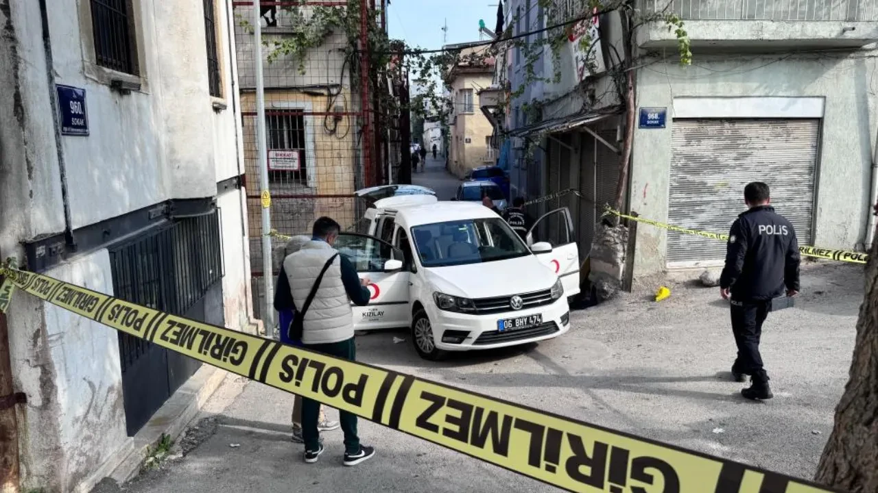 Kızılay personeline sokak ortasında silahlı saldırı!