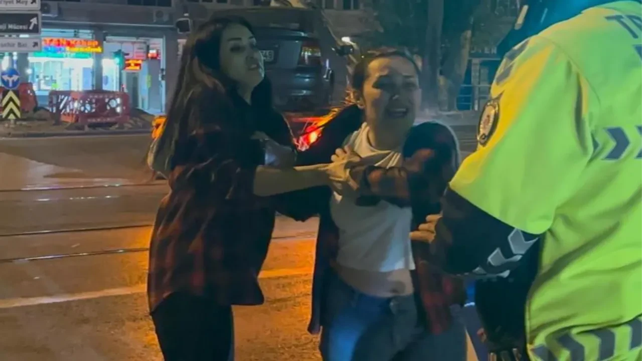 Polisin alkollü kadınla imtihanı kamerada