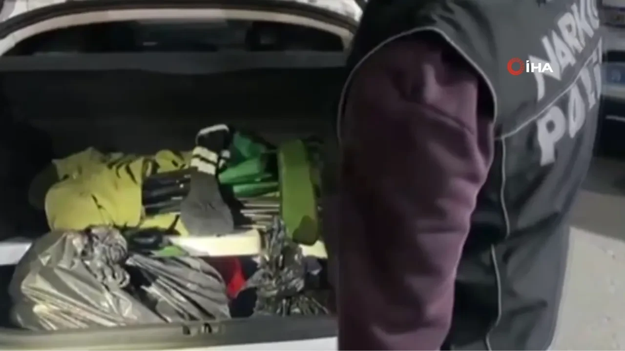 Torba torba uyuşturucu böyle bulundu! O anlar kamerada