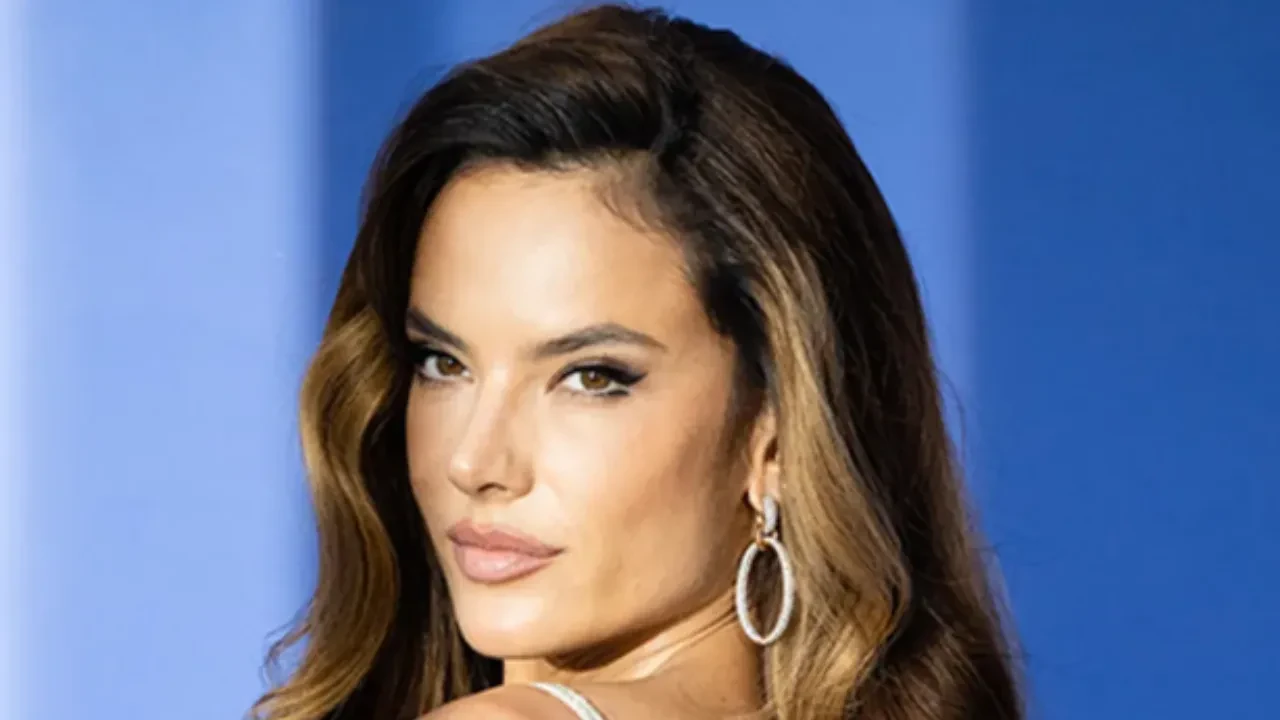 Victoria's Secret modeli Alessandra Ambrosio Karaköy sokaklarında görüntülendi 