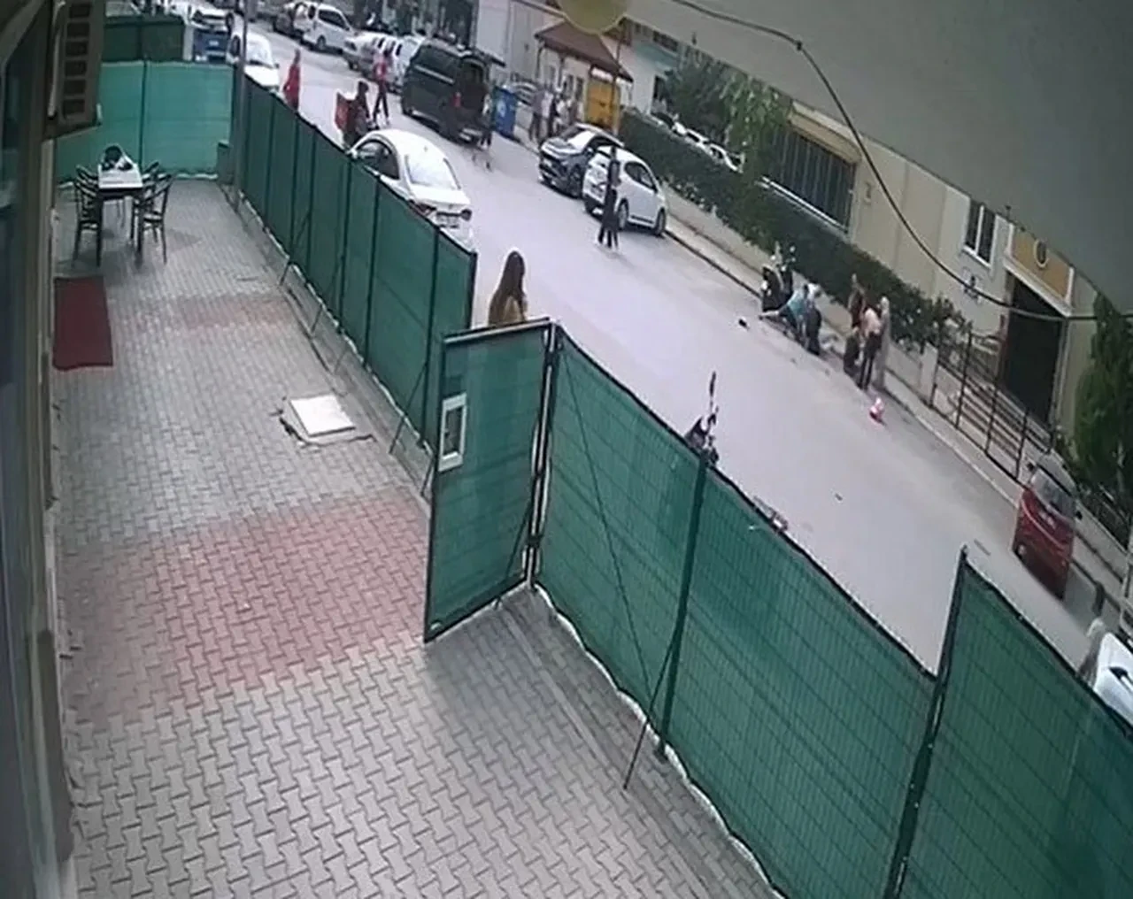 Alanya'daki vahşetin görüntüsü ortaya çıktı! Sokak ortasında karısını defalarca bıçakladı: Kimse engel olamadı