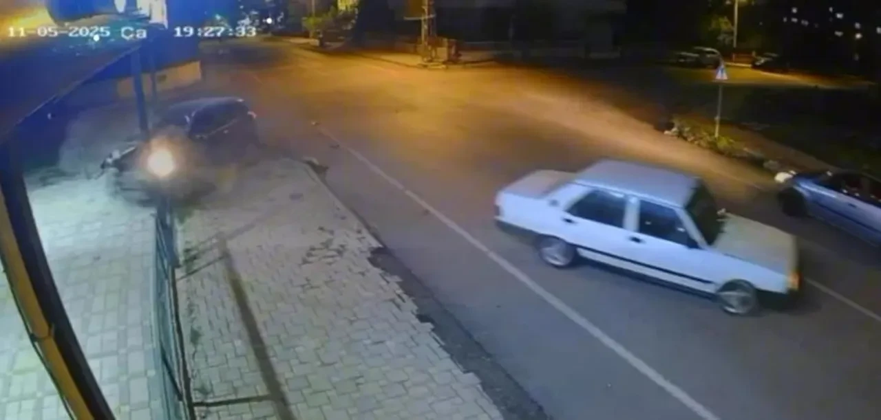 Ciple Tofaş kafaya kafaya girdi! 3 kişi hastaneye kaldırıldı