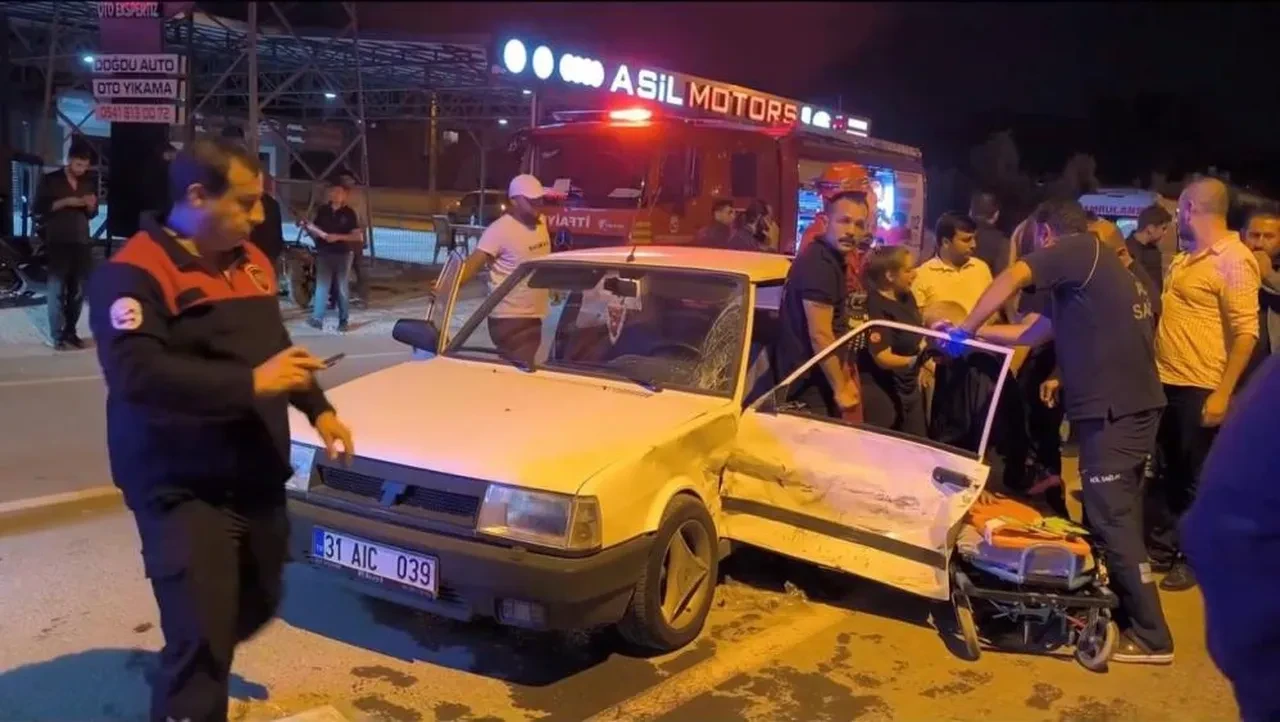 Ciple Tofaş kafaya kafaya girdi! 3 kişi hastaneye kaldırıldı