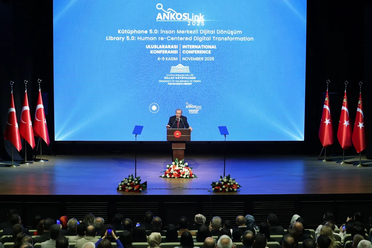 Cumhurbaşkanı Erdoğan'dan Özgür Özel'e sert tepki: Ayarları bozulmuş hakaret otomatına döndü