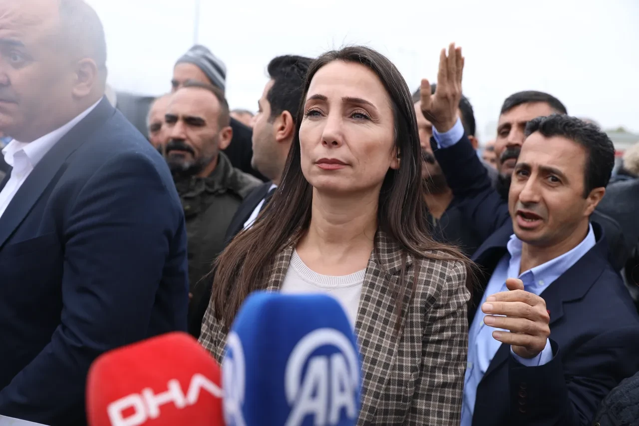 DEM Parti'den tahliyesi konuşulan Selahattin Demirtaş'a ziyaret! Tülay Hatimoğulları: Milletvekilleri İmralı'ya gitmeli