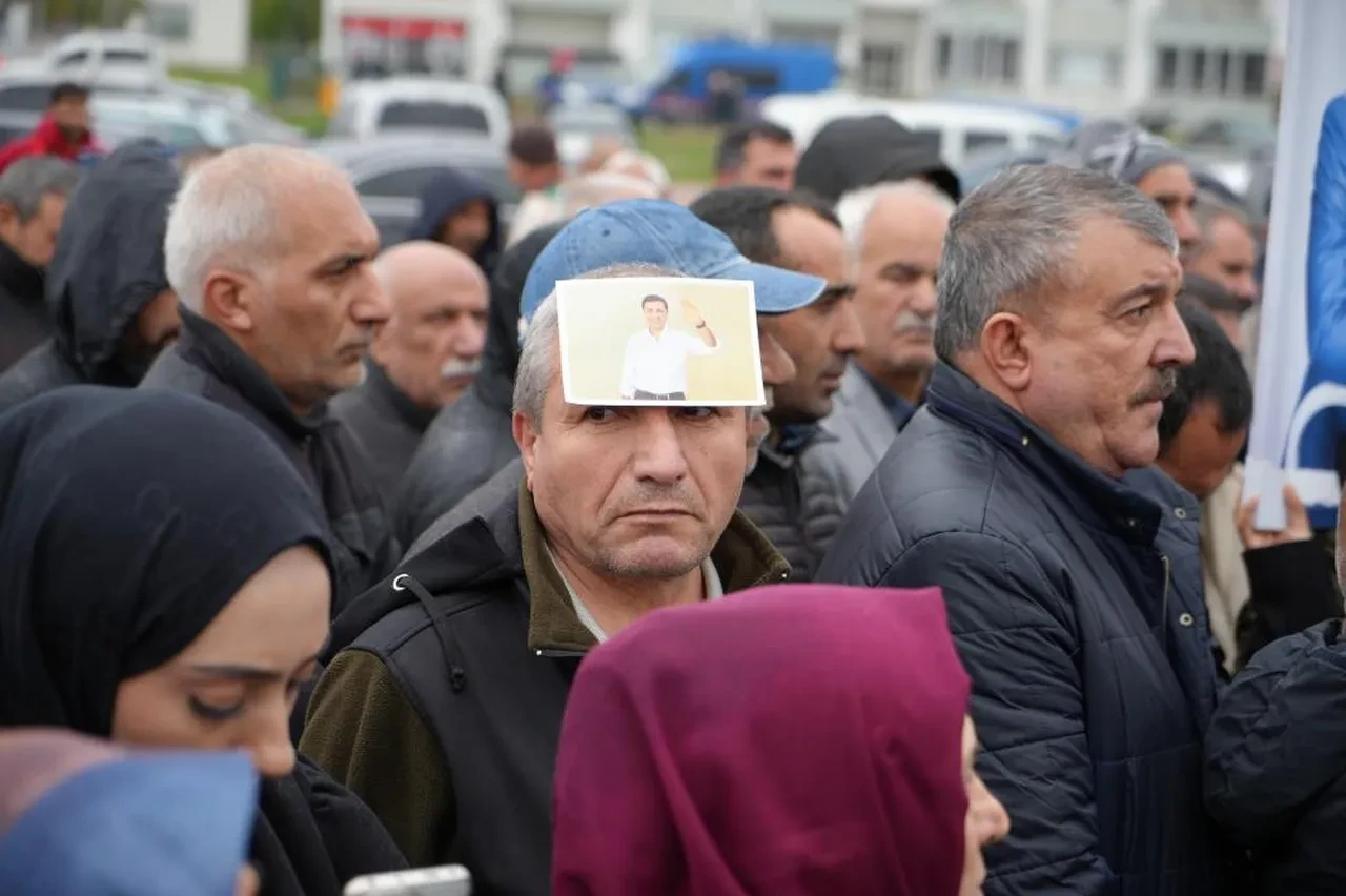 DEM Parti'den tahliyesi konuşulan Selahattin Demirtaş'a ziyaret! Tülay Hatimoğulları: Milletvekilleri İmralı'ya gitmeli