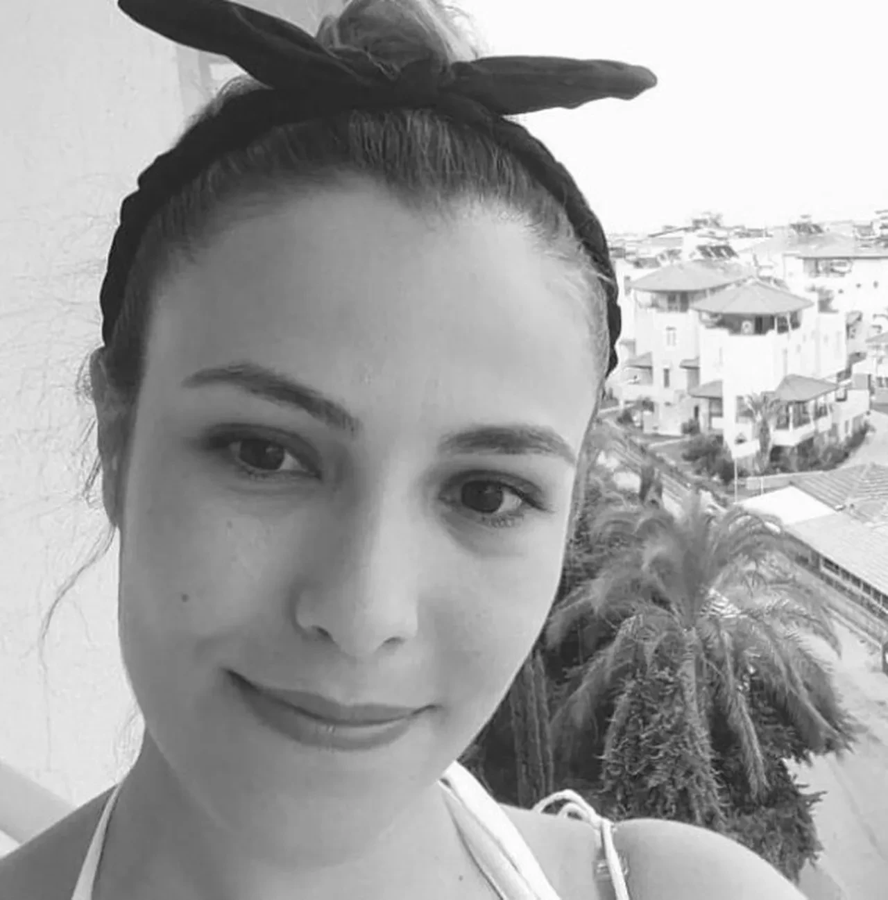 Ebru öğretmenden acı haber! Annesi görünce sinir krizi geçirdi