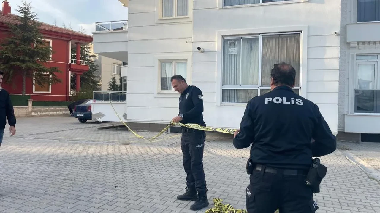 Ebru öğretmenden acı haber! Annesi görünce sinir krizi geçirdi