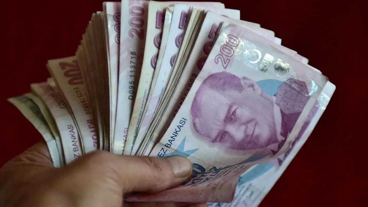 En düşük emekli maaşı için rakam verildi! Özgür Erdursun zam oranlarını açıkladı