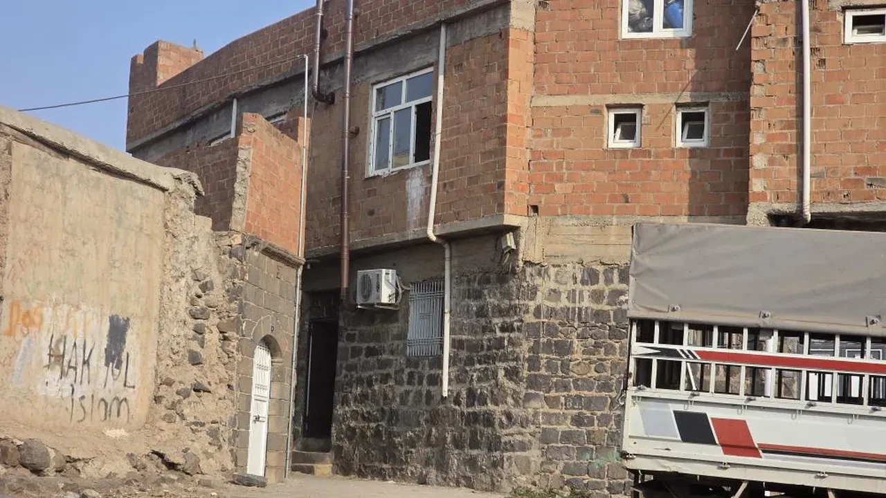 Evde korkunç infaz! Silahlı çatışma çıktı: Geniş çaplı operasyon başlatıldı