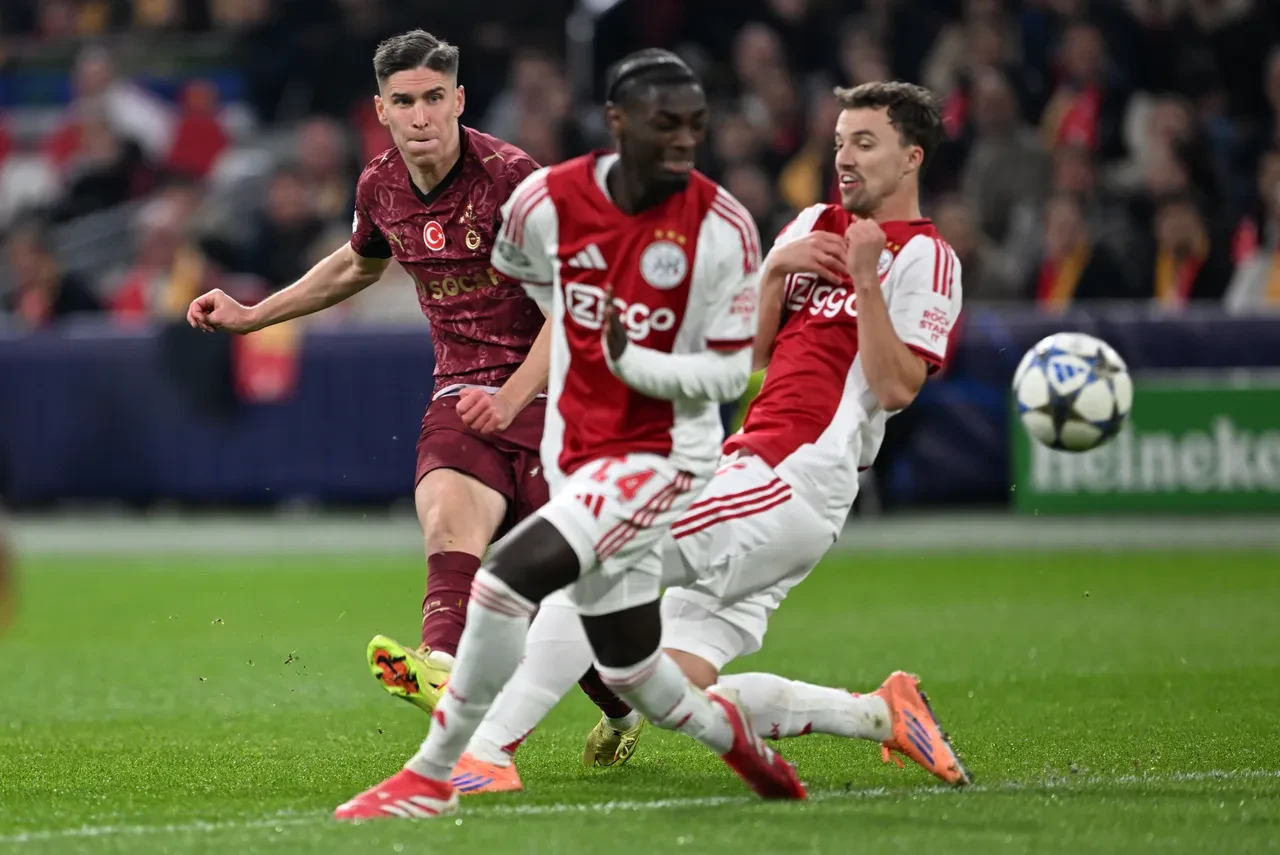 Galatasaray yendi, dünyası başına yıkıldı! Ajax'ta deprem