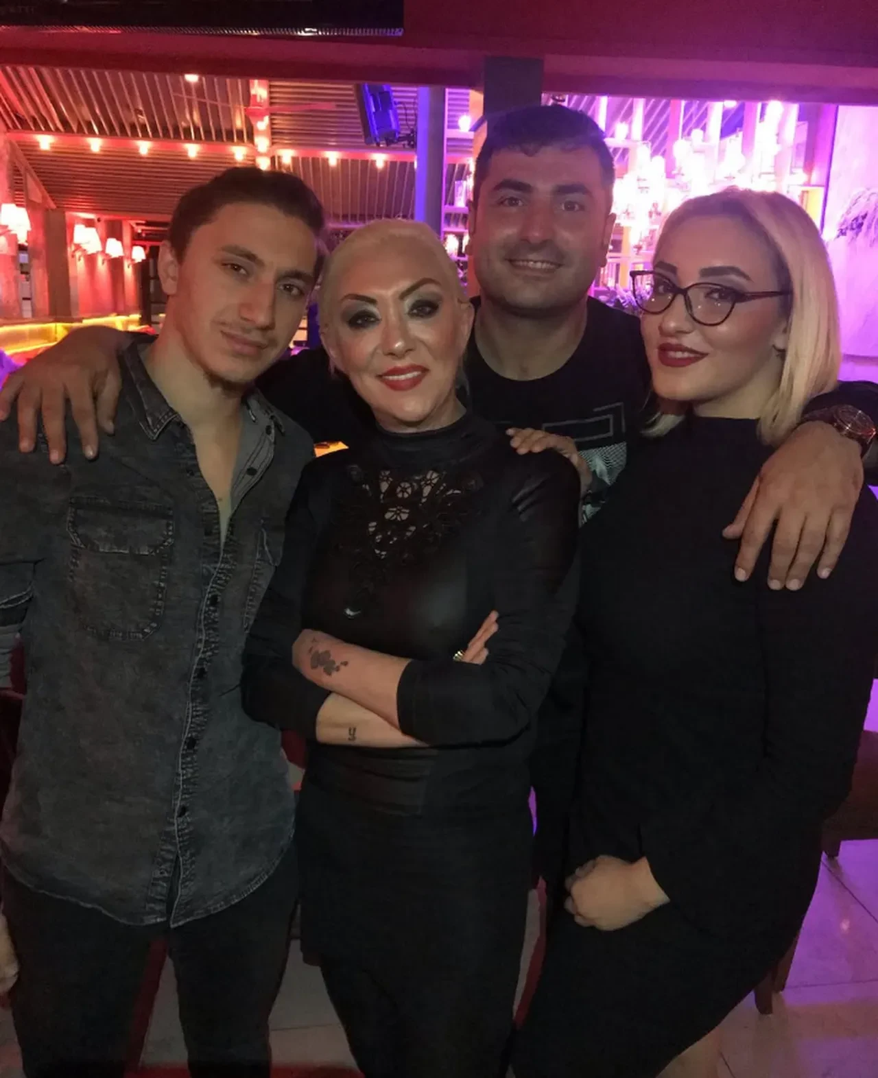 Güllü'nün kızı Tuğyan Ülkem Gülter hakkındaki iddialar kan dondurdu: Annesini mutfak önlüğüyle bağlayıp, dövdü