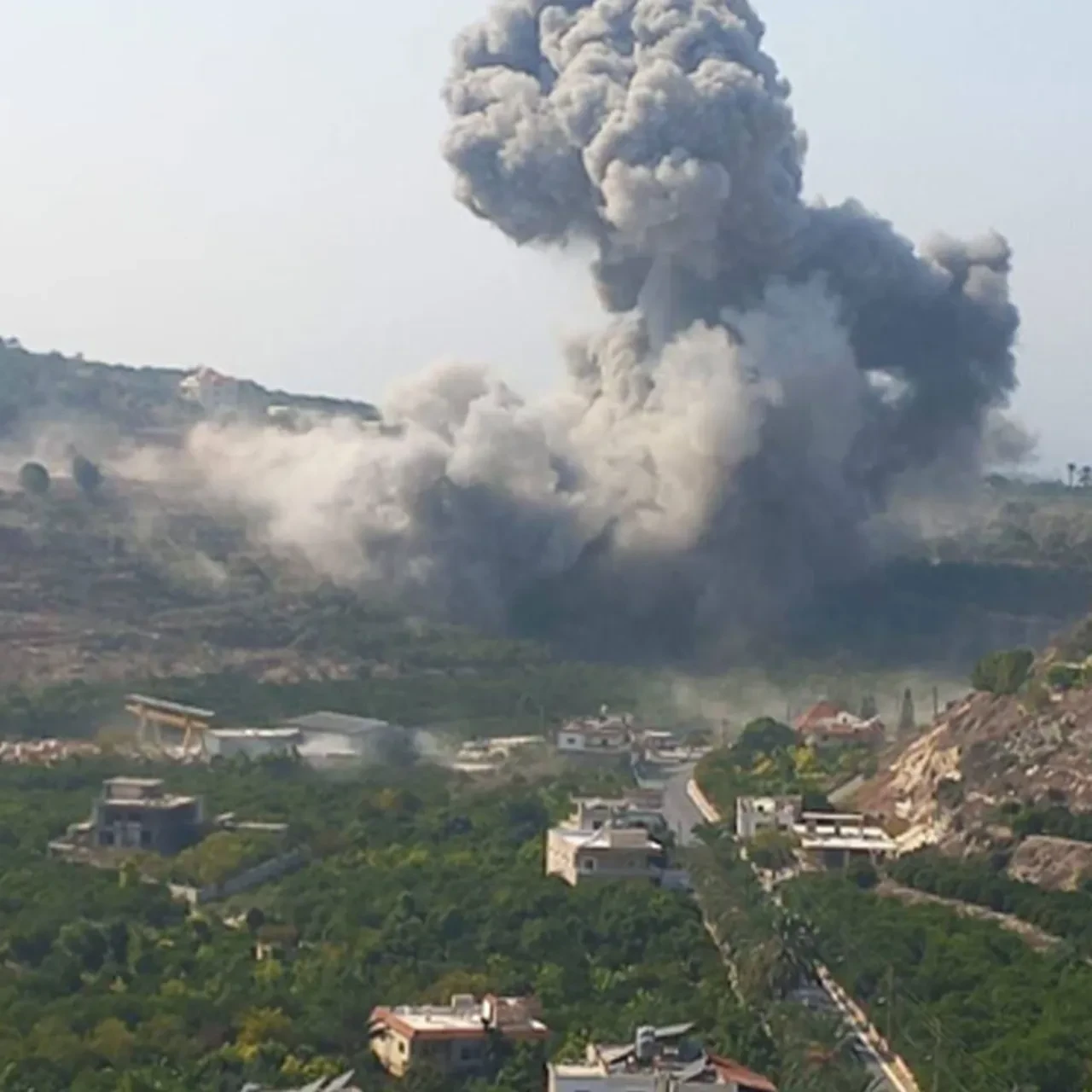 İsrail, Lübnan'da askeri tesisleri vurdu! Hedefte Hizbullah var