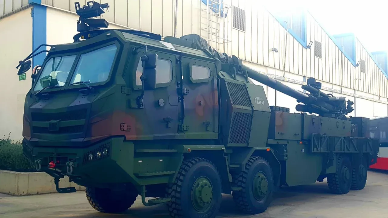 Kara Kuvvetleri’nde bir ilk! T-155 TTA Entegre Panter Obüsü envantere girdi