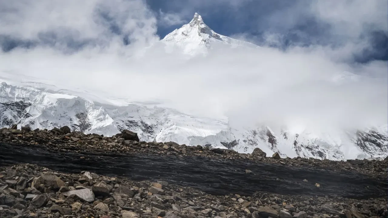 Nepal'de çığ faciası! İki dağcıdan daha acı haber