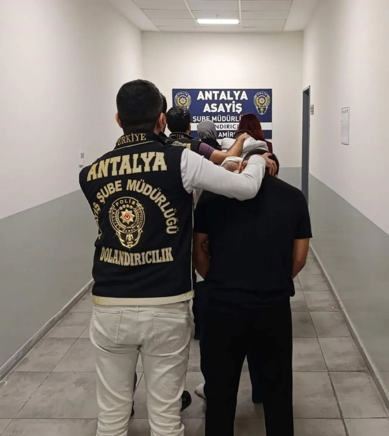 Satılık evler dolandırıcıların radarına girdi! 2 milyonluk vurgun yaptılar