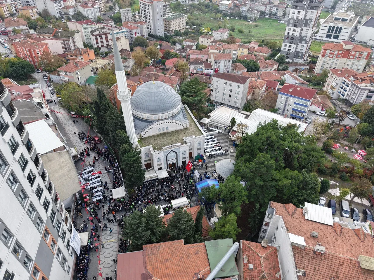 Selaniklilerin 102 yıllık geleneği Bağcılar’da yaşatılıyor! 15 bin kişiye pilav ikram edildi