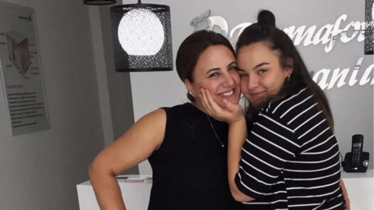 Sevgilisi annesini öldürmüştü! Genç kızın şoke eden mesajları ortaya çıktı