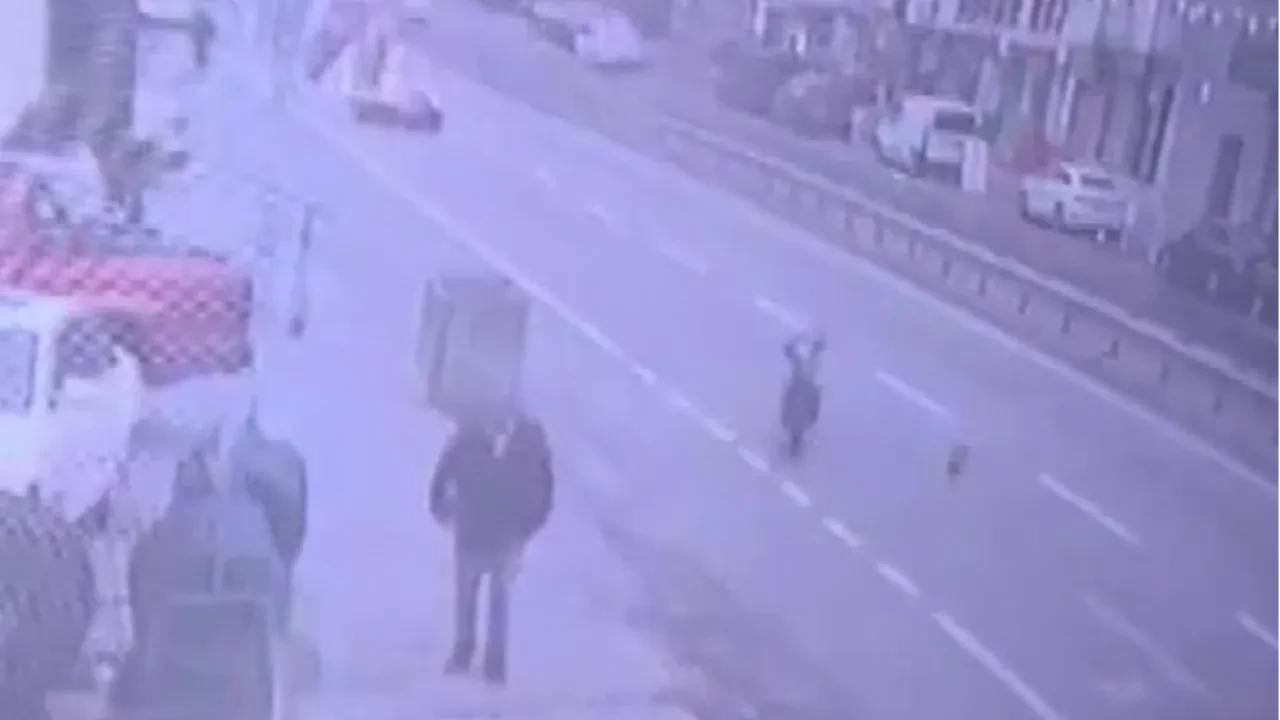 Ümraniye'de sürücüsüz motosiklet ortalığı birbirine kattı