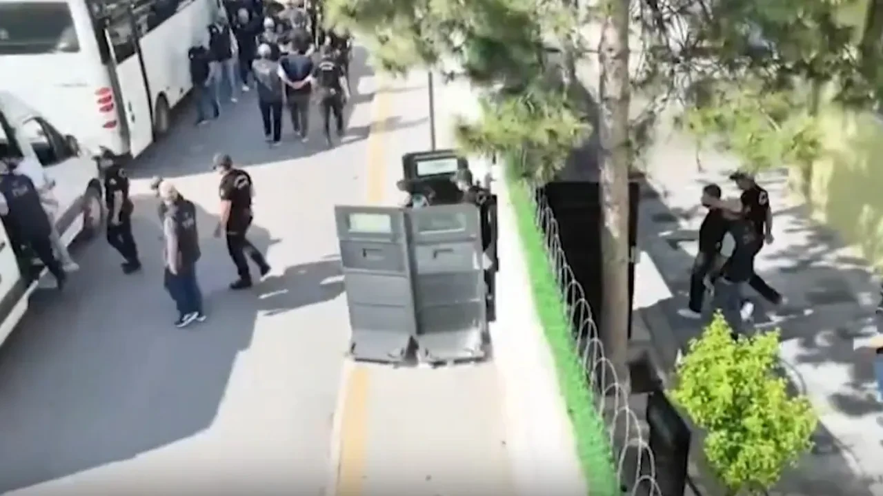 5 ilde FETÖ operasyonu! Yerlikaya duyurdu: 178 kişi yakalandı