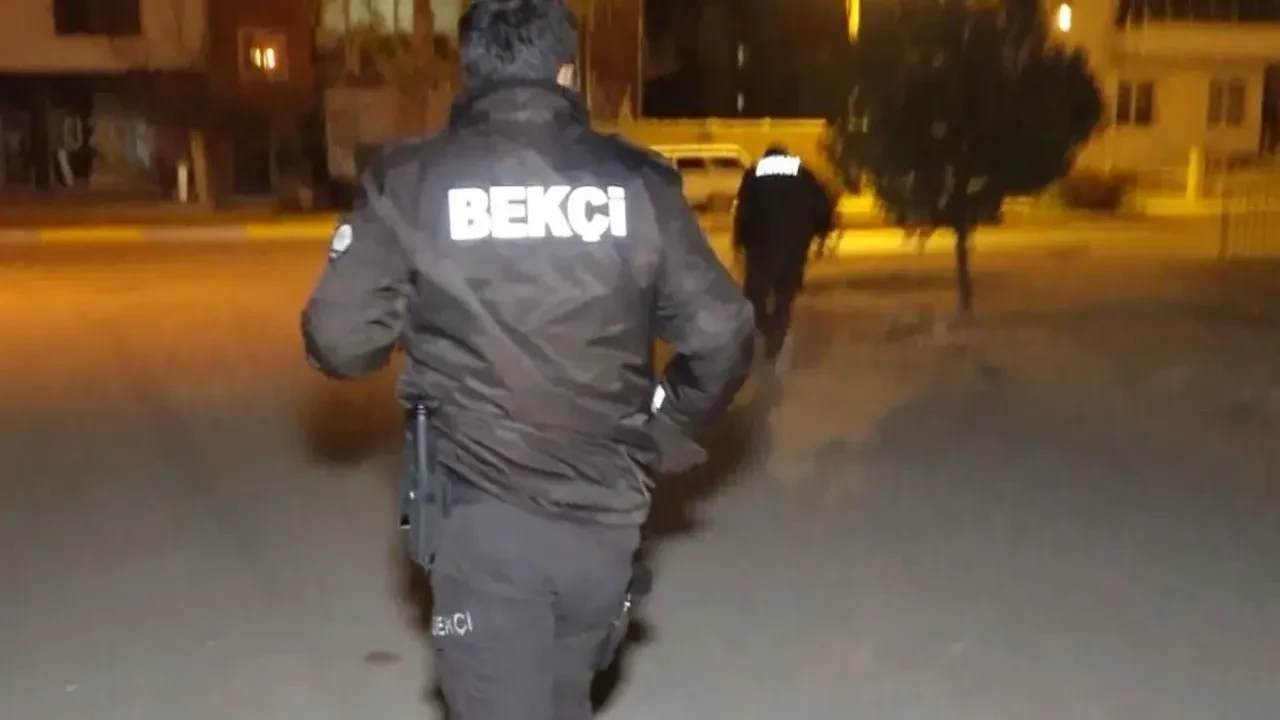 Aksaray'da kovalamaca filmleri aratmadı: Şüpheli bekçilerden kaçamadı