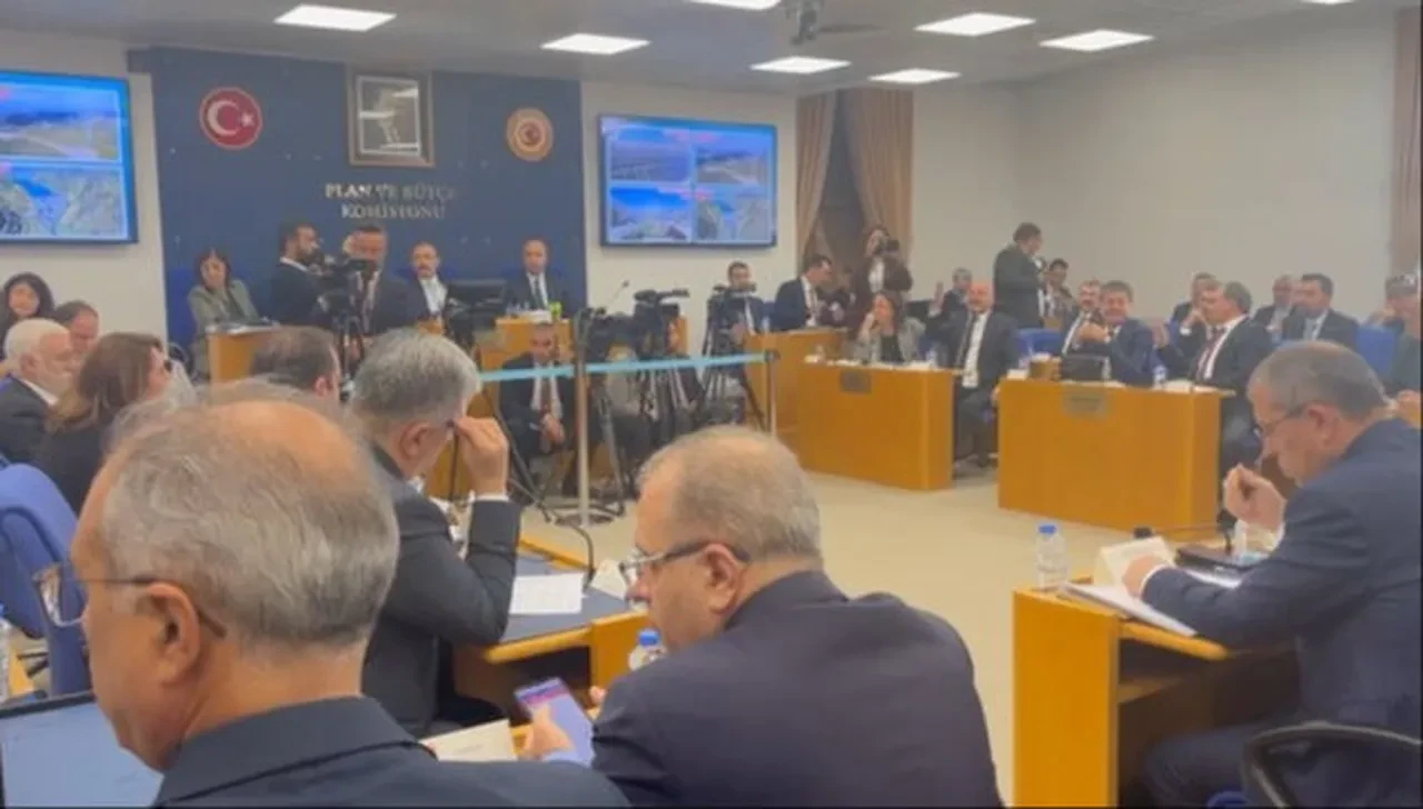 Bakan Bayraktar: 2025 yılı içerisinde, güncel değeri 37 milyar dolar olan 92,4 milyar metreküp doğal gaz keşfettik