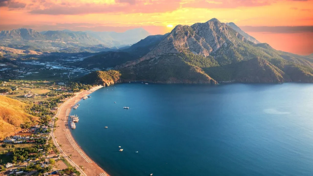 Bakan Ersoy duyurdu! Antalya tarihi rekor kırdı