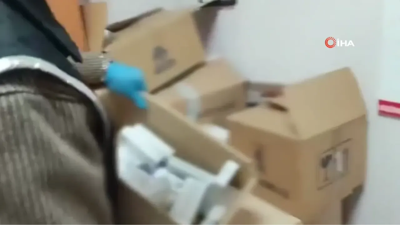Gaziantep'te usulsüz satış ve dağıtımı yapılan 30 bin ilaç ele geçirildi: 3 gözaltı