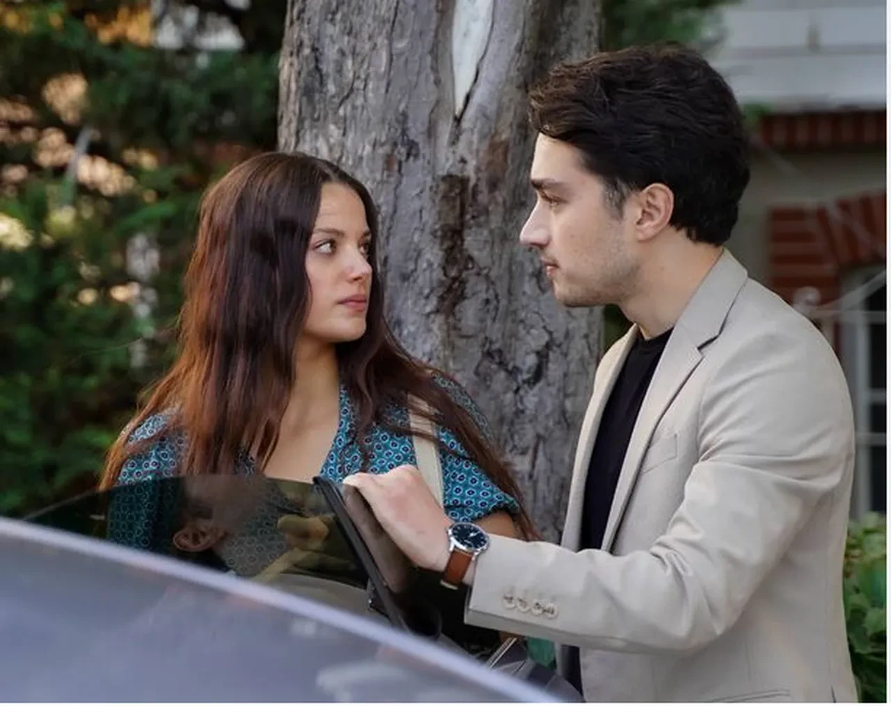 Leyla Tanlar ile Burak Dakak'ın düğünü için tek engel belli oldu