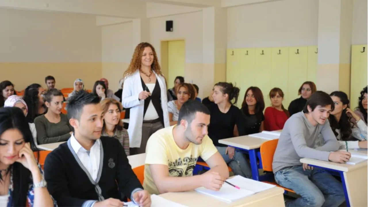 Öğrenci ve akademisyen istatistikleri belli oldu: YÖK duyurdu!