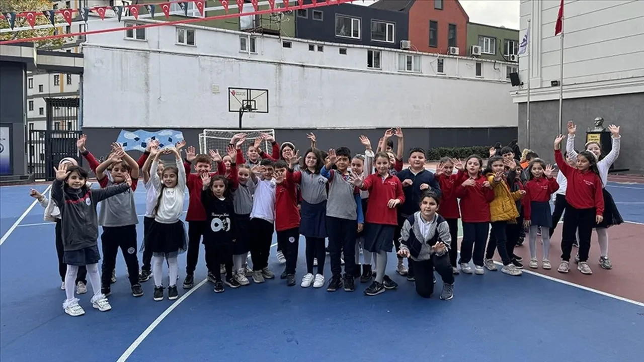 Pazartesi okullar tatil mi 10 Kasım? MEB takvimi belli oldu