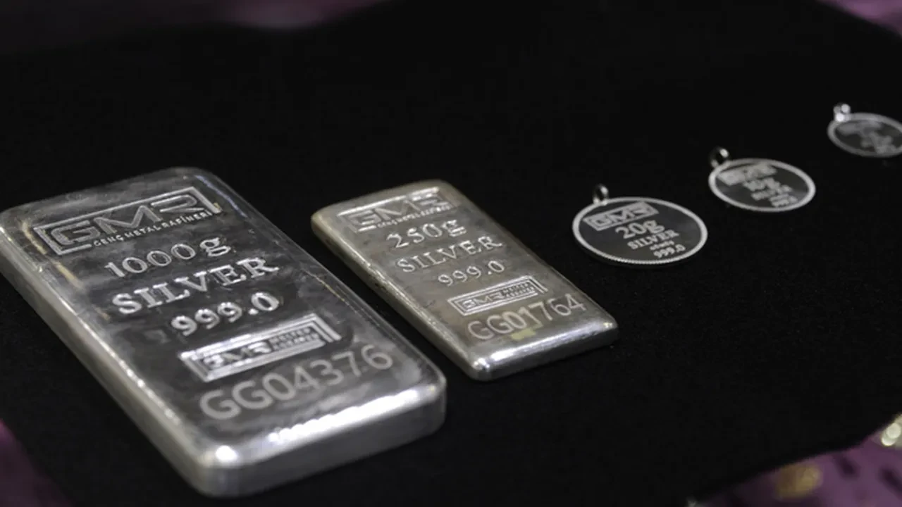 Altını bırakıp gümüşe yönelenler dikkat! Uzman isim kritik tarihi verdi, gümüş fiyatının yükseliş sebebini açıkladı