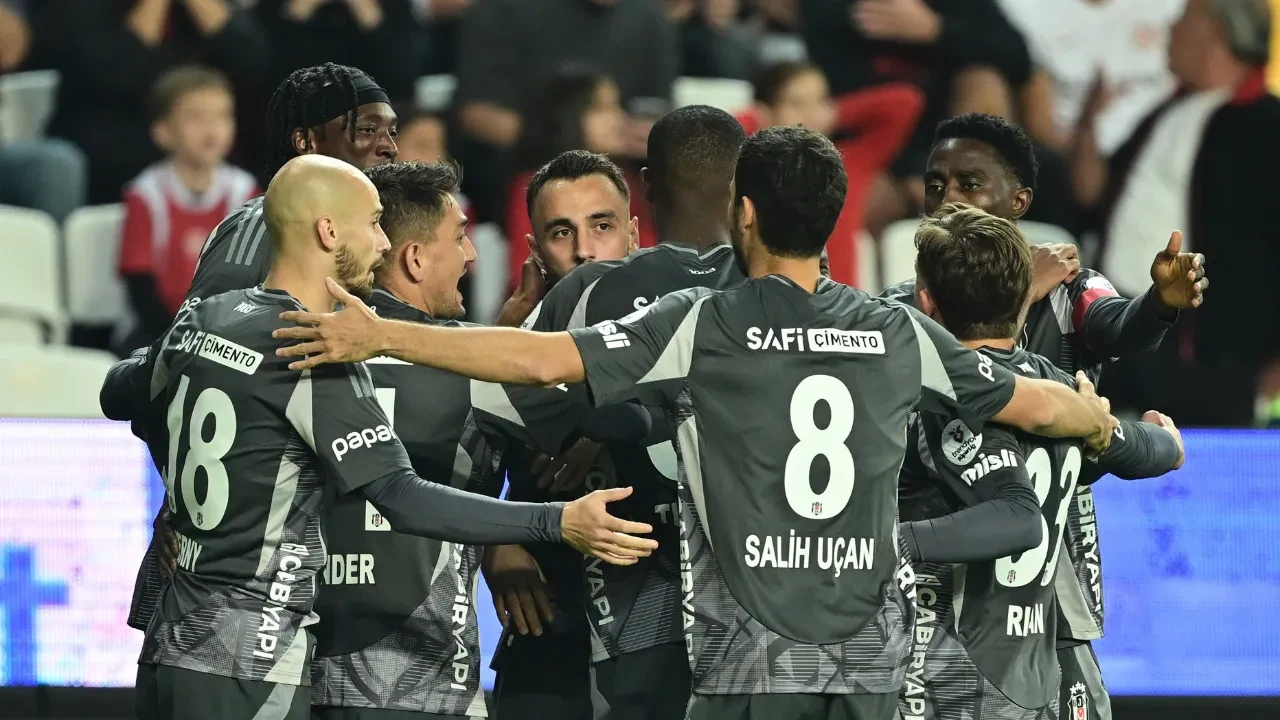 /spor/besiktas-antalyaspor-deplasmaninda-super-lig-canli-mac-anlatimi-3262064