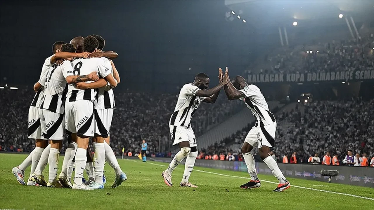 Beşiktaş ve Antalyaspor'un muhtemel 11'i! O önemli oyuncu kadroda yok