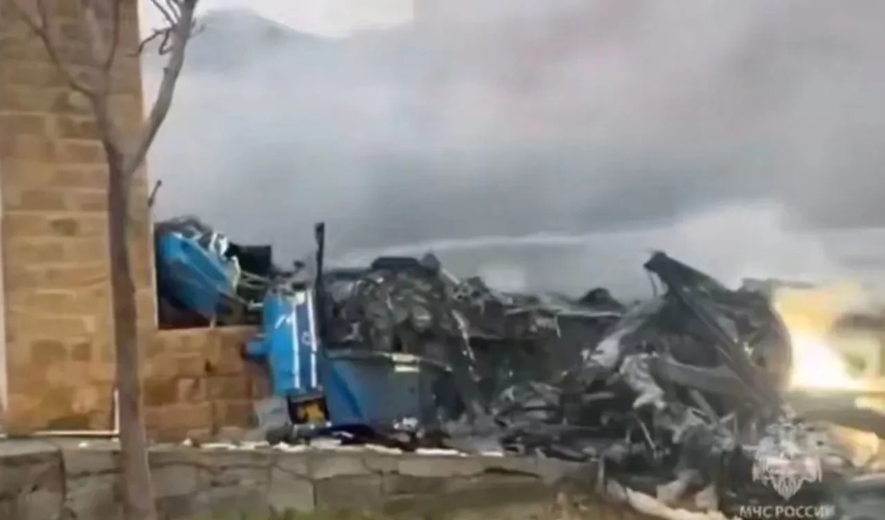 Evin üzerine helikopter düştü! Ölü ve yaralılar var