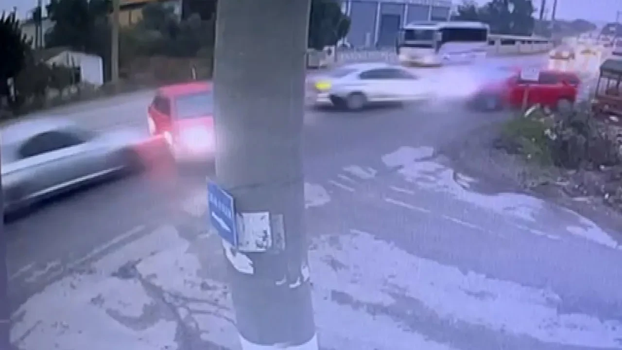 İzmir'de feci kaza: 2 ölü 4 yaralı