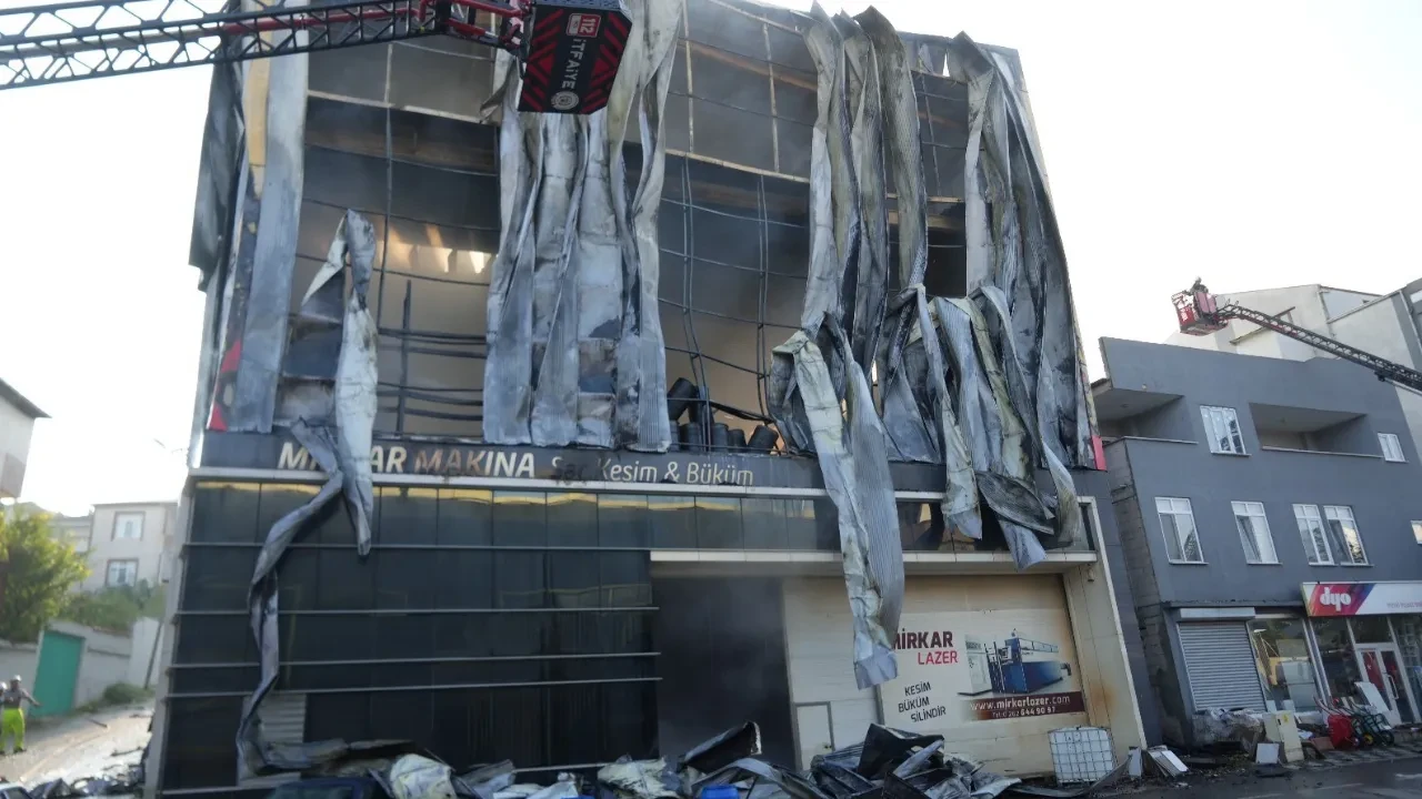 Kocaeli yangın faciası sonrası üst düzey çok sayıda isim açığa alındı: Çalışma Bakanlığı duyurdu