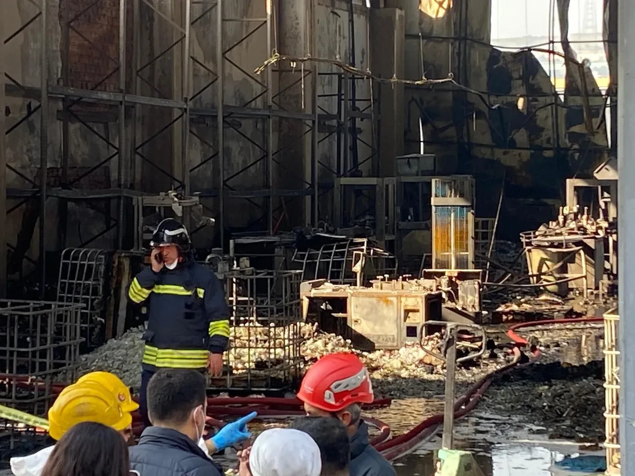 Kocaeli'de parfüm fabrikasında yangın! 6 kişi hayatını kaybetti: İş yeri sahibi yakalandı, oğlu aranıyor