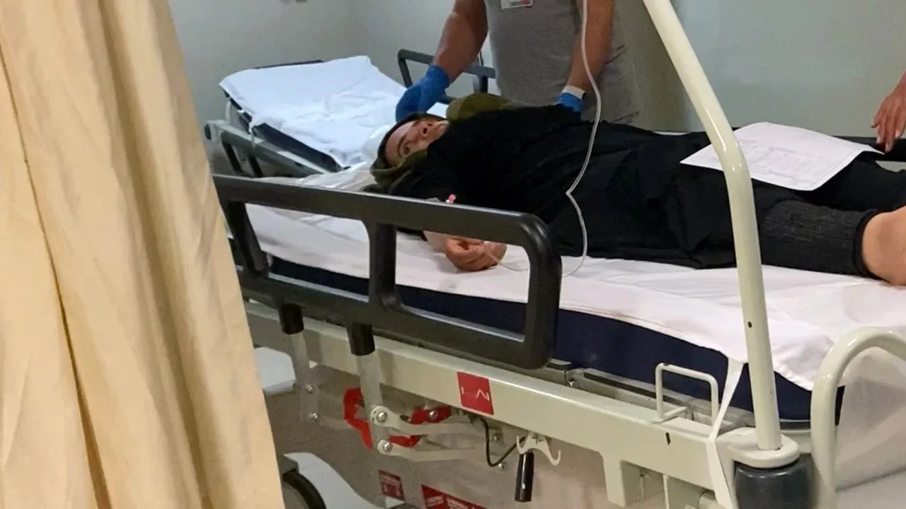 Telefonunu şarja takarken akıma kapıldı